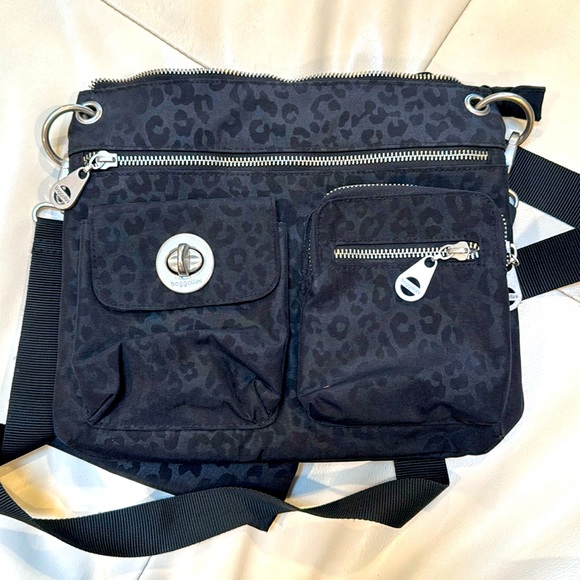 Baggalini Everywhere Bag black Leopard - Picture 1 of 4